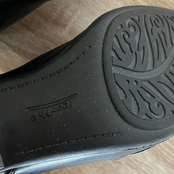 Earth Black Leather Peep-Toe Ankle Boots - Picture 5 of 6